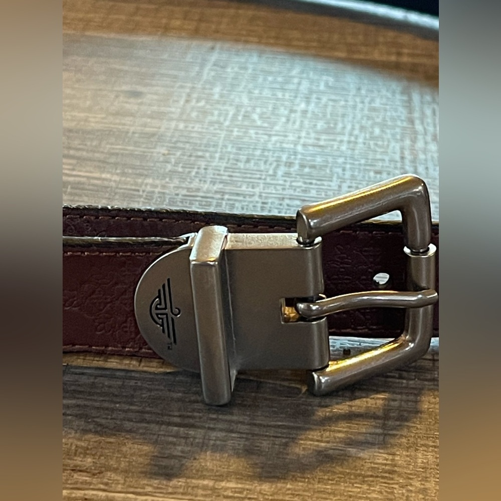 Dockers reversible black brown belt.